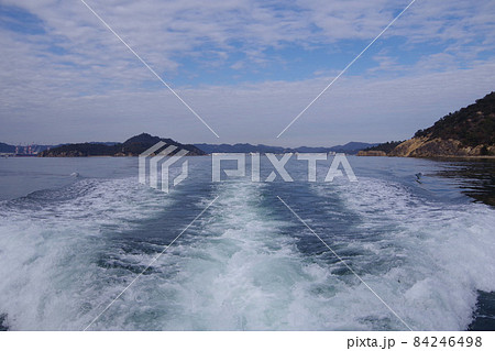 船の引き波 航跡波 岡山県 直島 船の引き波 航跡波 岡山県 直島 84246498