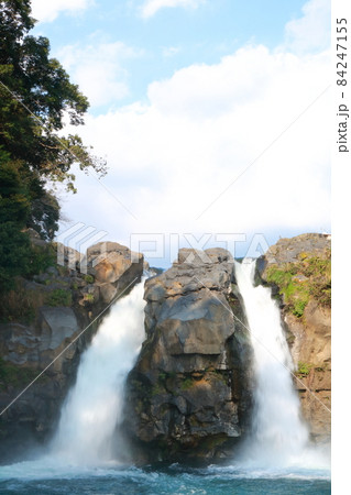 静岡県の渓谷にある美しい五竜の滝 84247155
