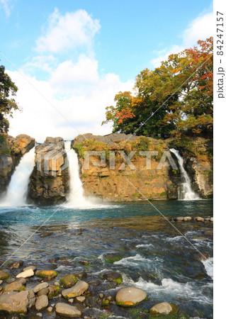 静岡県の渓谷にある美しい五竜の滝 静岡県の渓谷にある美しい五竜の滝 84247157