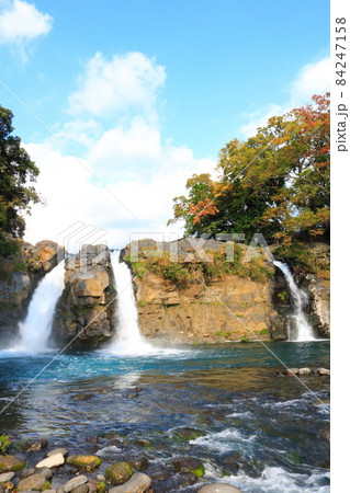 静岡県の渓谷にある美しい五竜の滝 静岡県の渓谷にある美しい五竜の滝 84247158