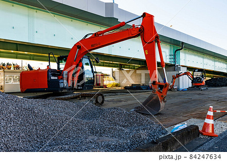 埼玉県富士見市国道254号和光富士見バイパス道路工事　重機バックホー 84247634