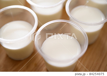 牛乳 牛乳 84254075