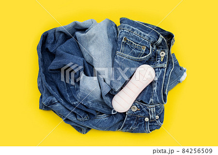 Blue jeans with cloth washing brush. 84256509