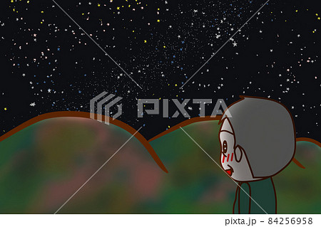 (上半身斜め後ろ)満天の星空を見て目を輝かせて感動する高齢の男性 (上半身斜め後ろ)満天の星空を見て目を輝かせて感動する高齢の男性 84256958