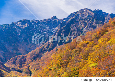 (群馬県)谷川岳 マチガ沢の紅葉 (群馬県)谷川岳 マチガ沢の紅葉 84260571