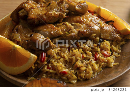 カブサ（サウジアラビアの伝統料理） 84263221