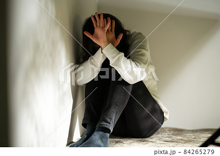 DV　暴力　絶望 84265279