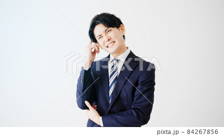 考え込むビジネスマン	 84267856