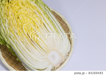 白バック 白菜 半分(1/2カット) 白バック 白菜 半分(1/2カット) 84269485