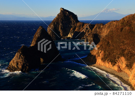 西伊豆松崎町　夕照前の静けさ 84271110