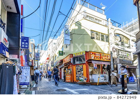 東京世田谷の都市風景 下北沢ショッピングストリート 東京世田谷の都市風景 下北沢ショッピングストリート 84272949