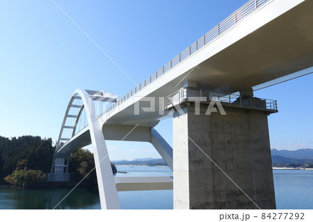 本土側から撮影した「気仙沼大島大橋」　宮城県気仙沼市 84277292