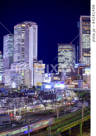 名古屋市　グローバルゲートから眺めた名古屋駅ビルの夜景 84281498