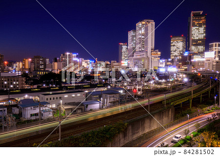 名古屋市　グローバルゲートから眺めた名古屋駅ビルの夜景 84281502