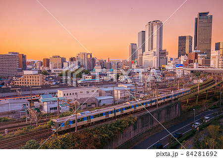 名古屋市　グローバルゲートから眺めた名古屋駅方面の夕景 84281692