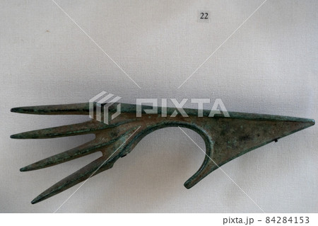 Old Iran persia axe head detail Old Iran persia axe head detail 84284153