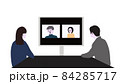 オンライン会議をする人達 84285717