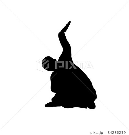 Silhouette of man train martial arts pose of snake. 84286259