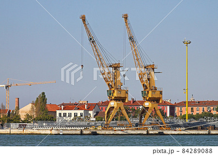 Industrial cranes 84289088