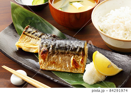 テーブルのさばの塩焼き定食 テーブルのさばの塩焼き定食 84291974