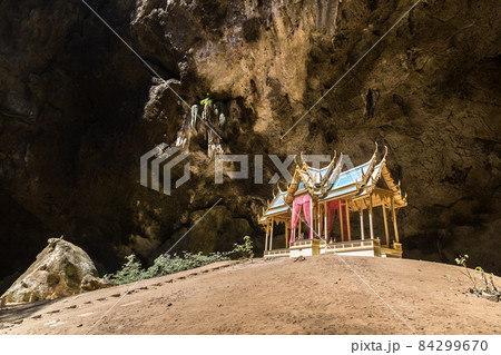 Royal pavilion in Phraya Nakorn cave 84299670