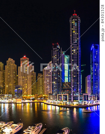 Panorama of Dubai marina 84301528
