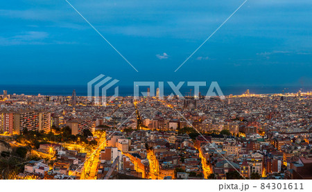 Barcelona in a summer night 84301611