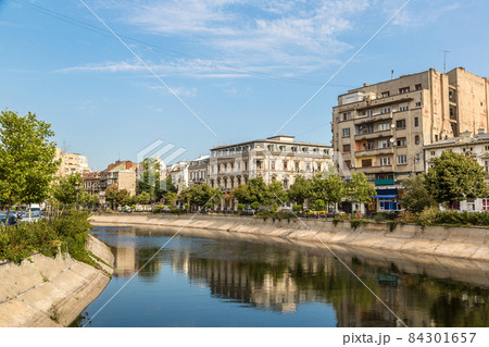 Dambovita river in Bucharest 84301657