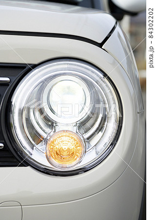 軽自動車のヘッドライト(点灯時) 軽自動車のヘッドライト(点灯時) 84302202