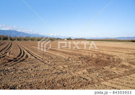 田舎の田園風景 田舎の田園風景 84303933