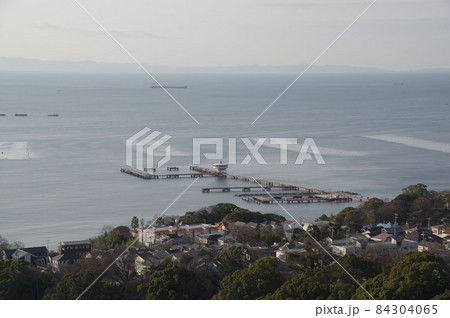 冬の海の景色である須磨のりの養殖 冬の海の景色である須磨のりの養殖 84304065