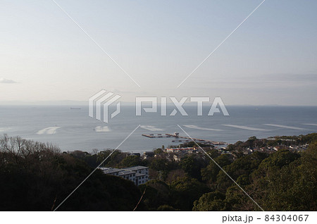 冬の海の景色である須磨のりの養殖 冬の海の景色である須磨のりの養殖 84304067