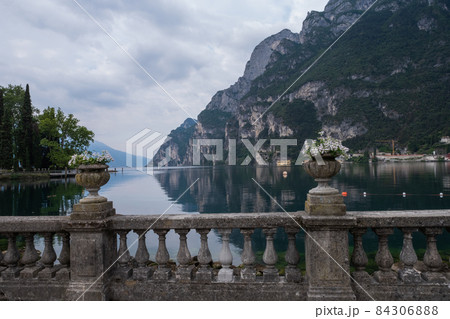 View from promenade on lake in Riva del Garda 84306888