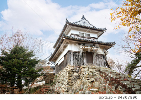 天空の城 備中松山城二重櫓と腕木御門 天空の城 備中松山城二重櫓と腕木御門 84307890