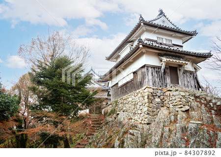 天空の城　備中松山城二重櫓と腕木御門 84307892