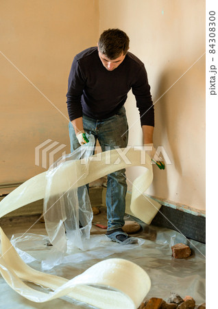 Damping tape to improve the quality and durability of floor screed, a novelty in construction Damping tape to improve the quality and durability of floor screed, a novelty in construction 84308300