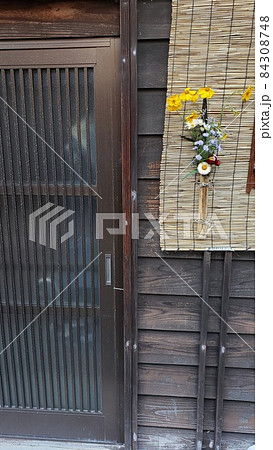 軒先の気遣い・一輪の花・玄関・おもてなし 軒先の気遣い・一輪の花・玄関・おもてなし 84308748