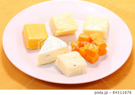 チーズ色々　ミモレット　チェダー　カンボゾーラ　ゴーダ　ペッパージャック 84311676
