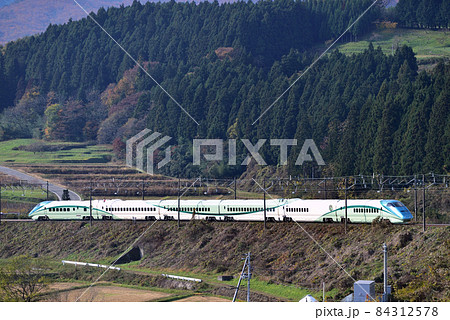奥羽本線 庭坂-赤岩 JR東日本 E3系700番台 R18編成(山形) とれいゆつばさ 奥羽本線 庭坂-赤岩 JR東日本 E3系700番台 R18編成(山形) とれいゆつばさ 84312578