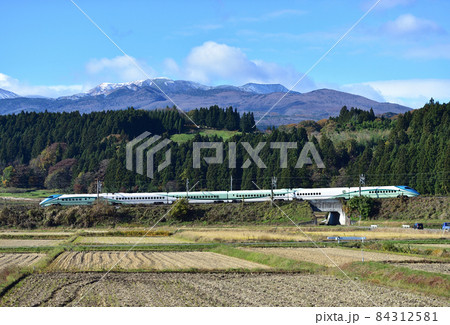 奥羽本線 庭坂-赤岩 JR東日本 E3系700番台 R18編成(山形) とれいゆつばさ 奥羽本線 庭坂-赤岩 JR東日本 E3系700番台 R18編成(山形) とれいゆつばさ 84312581