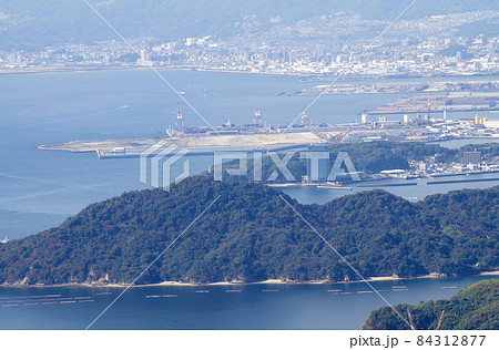 絵下山から眺めた秋の広島湾の景色 絵下山から眺めた秋の広島湾の景色 84312877