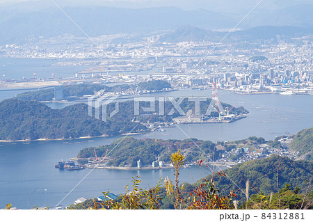 絵下山から眺めた秋の広島湾の景色 84312881