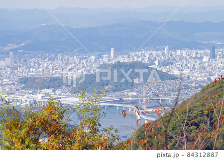 絵下山から眺めた秋の広島湾の景色 84312887