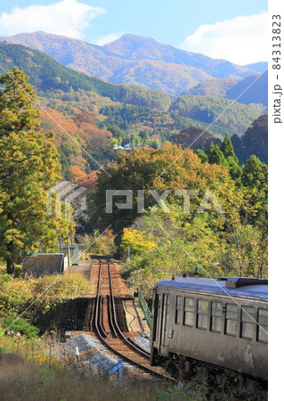 わたらせ渓谷鐵道「栃木県日光市方面へと続く鉄路」 84313823