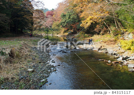 嵐山渓谷、黄葉した渓谷風景【埼玉県嵐山町】の写真素材 [84315117] - PIXTA