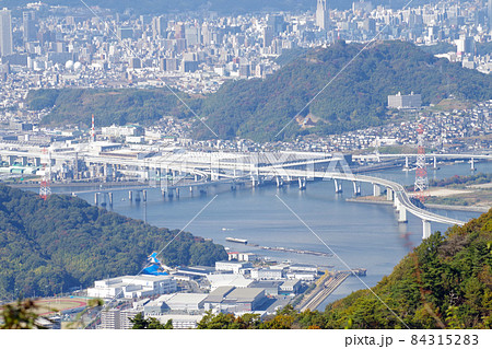 絵下山から眺めた秋の広島湾の景色 絵下山から眺めた秋の広島湾の景色 84315283