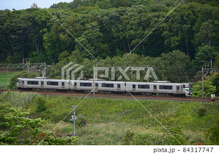 車体側面に飾り帯がないJR北海道の735系電車 84317747