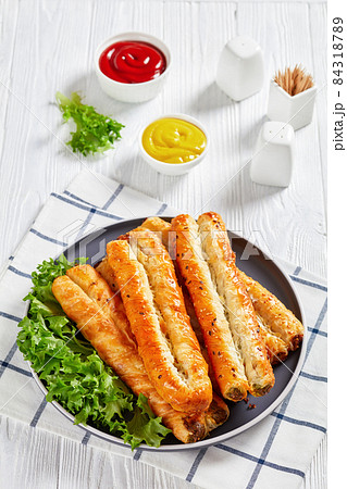 Rollini with feta, spinach, chicken meat filling 84318789