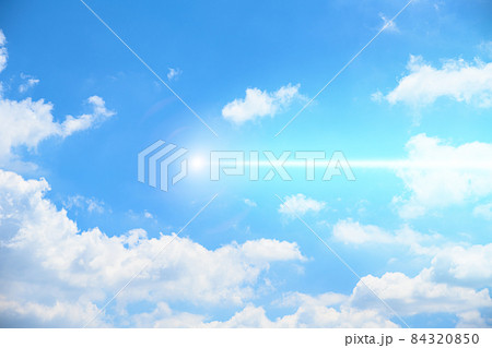 爽やかな空の雲 84320850