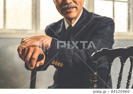 シニア 84320960